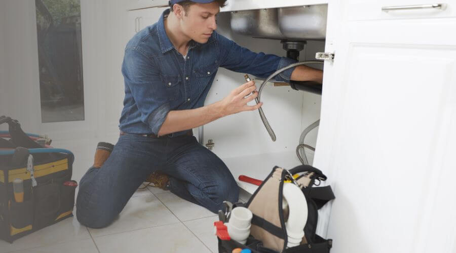 Expert burst pipe repair services in Knoxville, AL